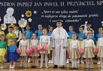 Święto Patrona Szkoły Świętego Jana Pawła II. Mamy nowy obiekt rekracyjno - sportowy !!!