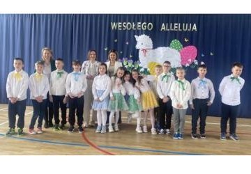 Wiosenno - świąteczny występ klasy III A