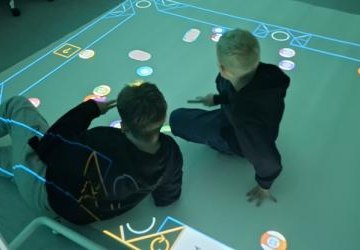 Podłoga interaktywna SmartFloor - nauka przez zabawę!