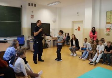 Bezpieczeństwo przede wszystkim – spotkanie z policjantem