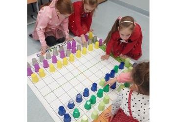 Klasa I ukończyła II edycję Międzynarodowego Programu „Kodowanie na dywanie”
